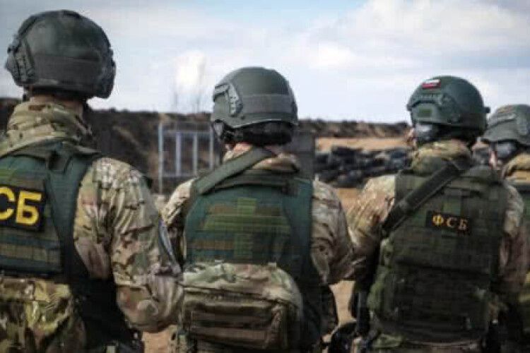 ФСБ затримала російського військового: стверджують, що він збирав інформацію за завданням української військової розвідки 
