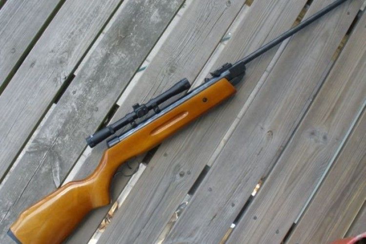 Пневматичну гвинтівку виявили прикордонники в пункті пропуску на Волині