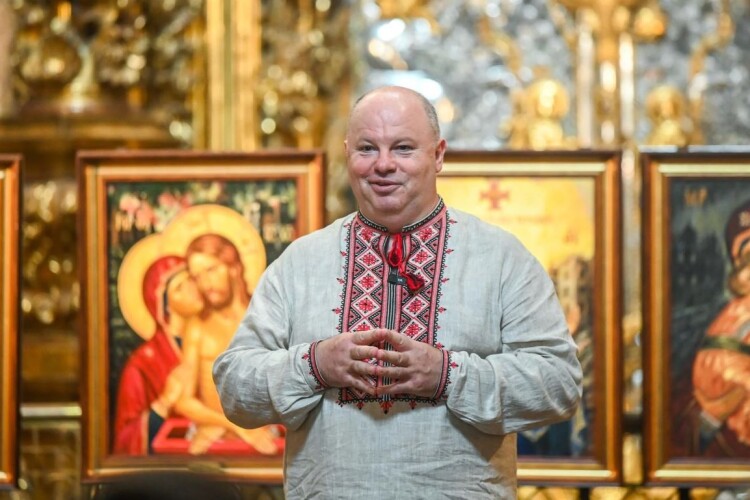 Освячені в Софії Київській святині вирушають у різні країни світу