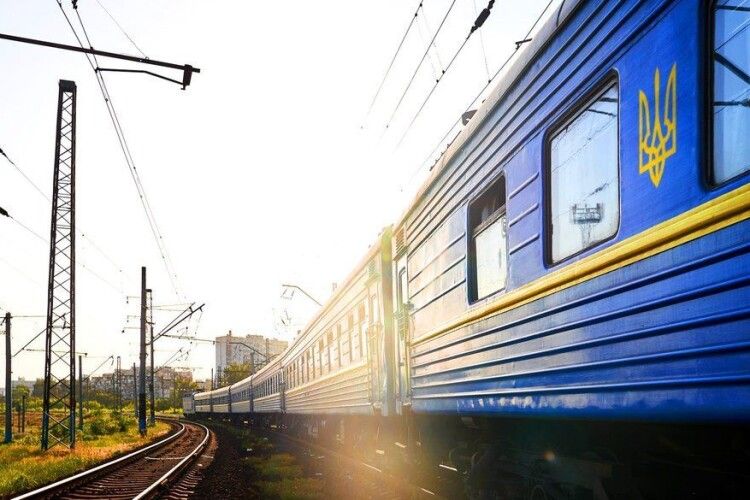 На Одещині ворожий «шахед» влучив у пасажирський потяг