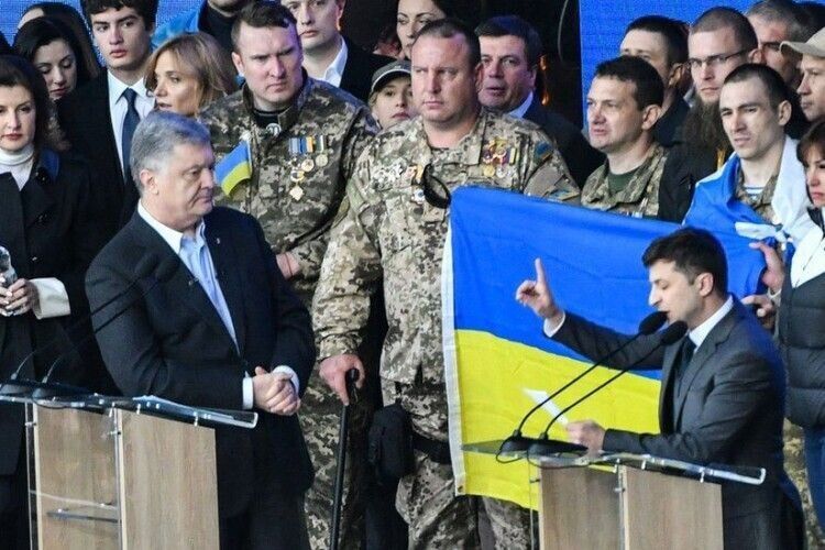 Річниця дебатів на стадіоні: що обіцяв Зеленський і що передбачив Порошенко?