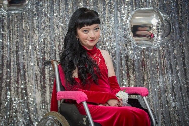 Рівненська студентка-волинянка стала фіналісткою всеукраїнського конкурсу краси для дівчат з інвалідністю