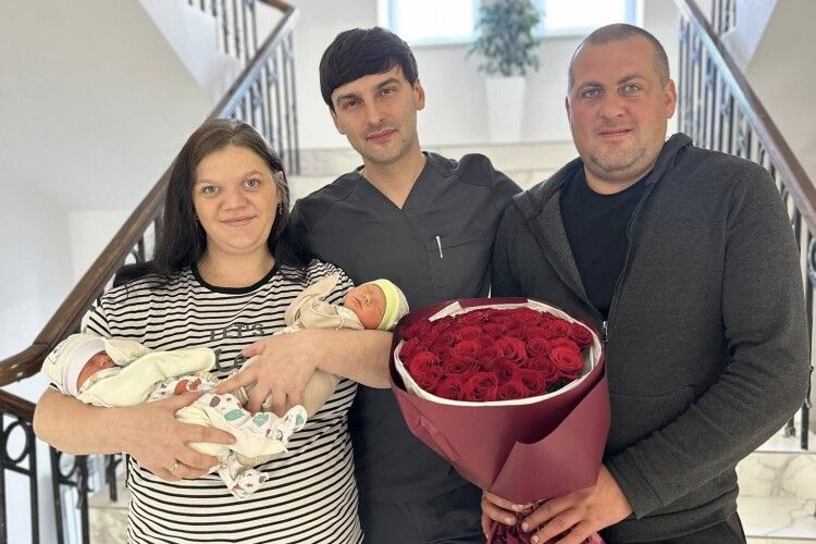 У Львові лікарі допомогли з'явитися на світ рідкісній двійні