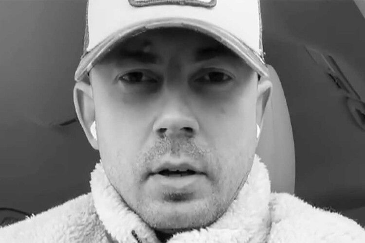 «Покарав тебе Бог, Андрійку»: Бєдняков показав цинічну реакцію росіян на смерть мами в Маріуполі
