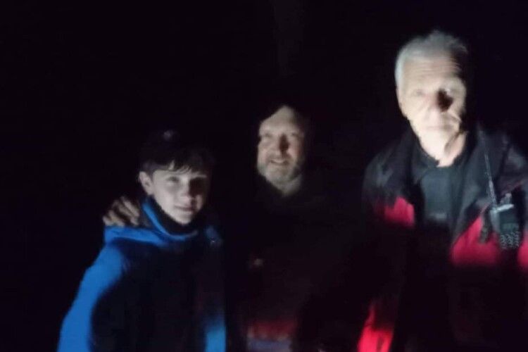 Знайшли хлопчика, який загубився під час сходження з гори в Карпатах 