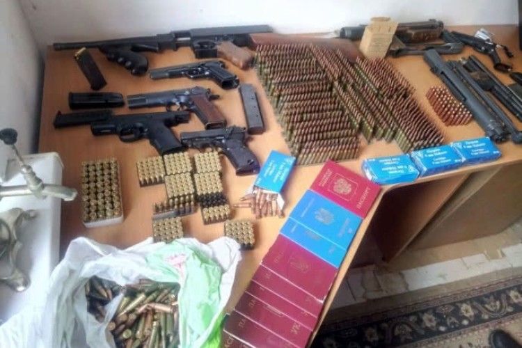 Закордонні паспорти бойовикам робили у… Києві