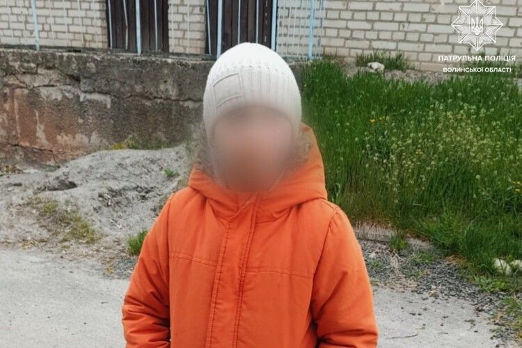 У Луцьку третьокласник розповів поліцейському, як його «виховує» мати