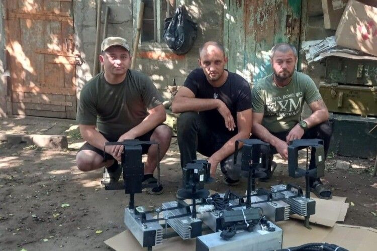 «Писець» для ворога, захист для «Сталевої Сотки»: Волинь озброює своїх воїнів