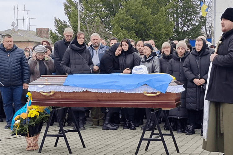 На Волині попрощалися з «кіборгом», який захищав Україну з 2014-го (Фото)