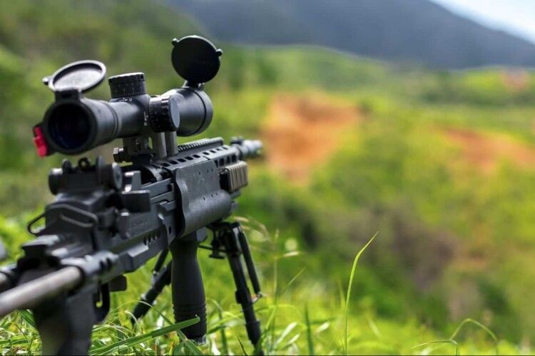 19 окупантів в полон без єдиного пострілу: українські снайпери вміло «заарканили» ворогів (Відео)