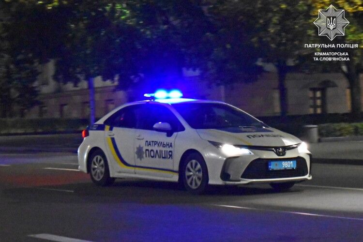 У Луцьку водійка «Mini Cooper» вирішила, що права їй не потрібні  