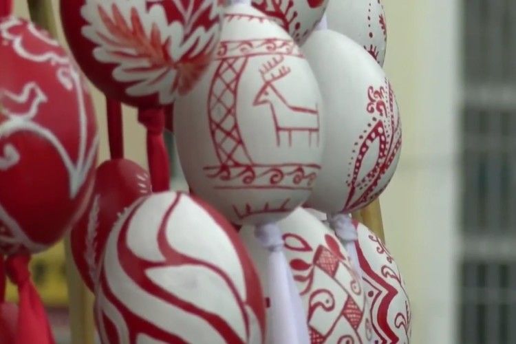 Символи Великодня прикрасять центр Нововолинська