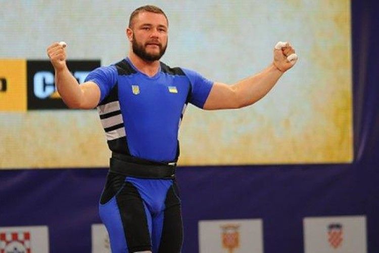 Українець Чумак виграв три золоті медалі на ЧЄ з важкої атлетики
