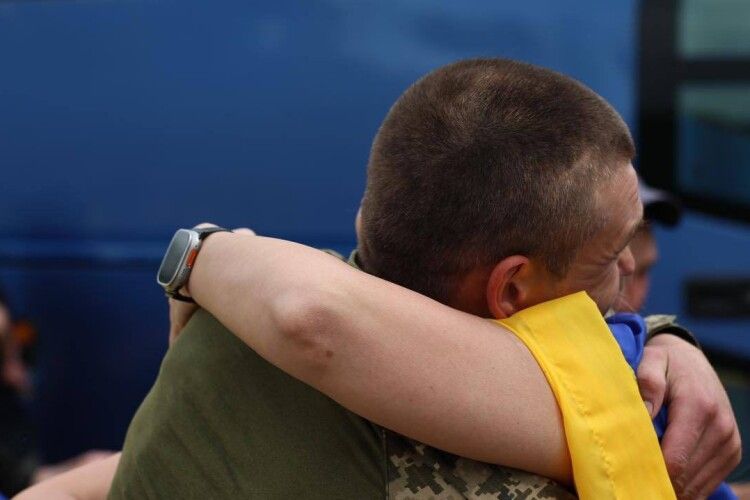 У Луцьку на Замковій площі зустрічатимуть звільненого з полону Захисника