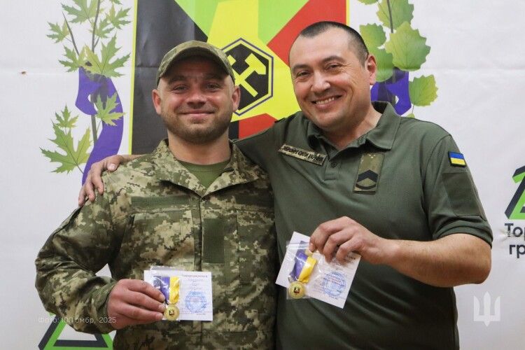 Воїнів-піхотинців волинської бригади нагородили медалями за оборону Торецька