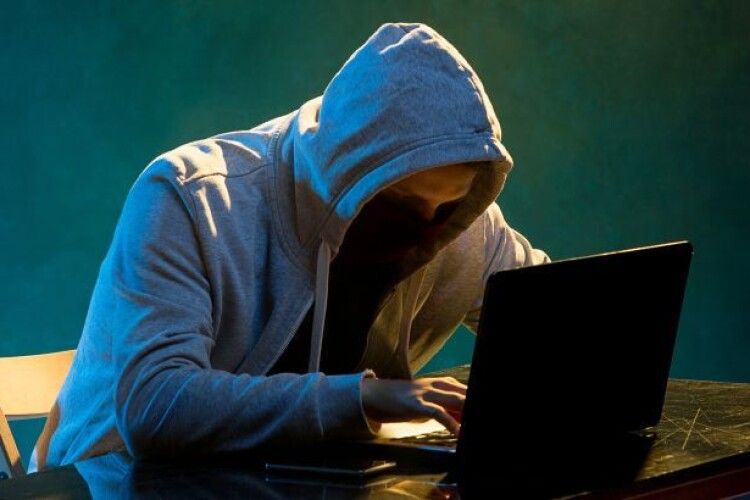 «Люди не повинні боятися свого уряду»: Anonymous виклали в мережу базу Центробанку Росії та звернулися до путіна