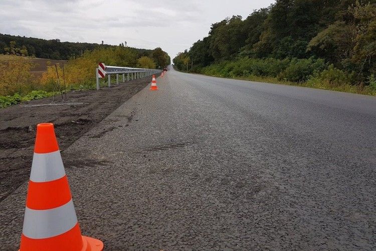 На дорозі Луцьк-Володимир-Волинський невдовзі укладатимуть верхній шар