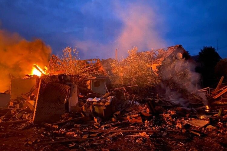 Вночі на Житомирщині уламки ракети зруйнували будинок 