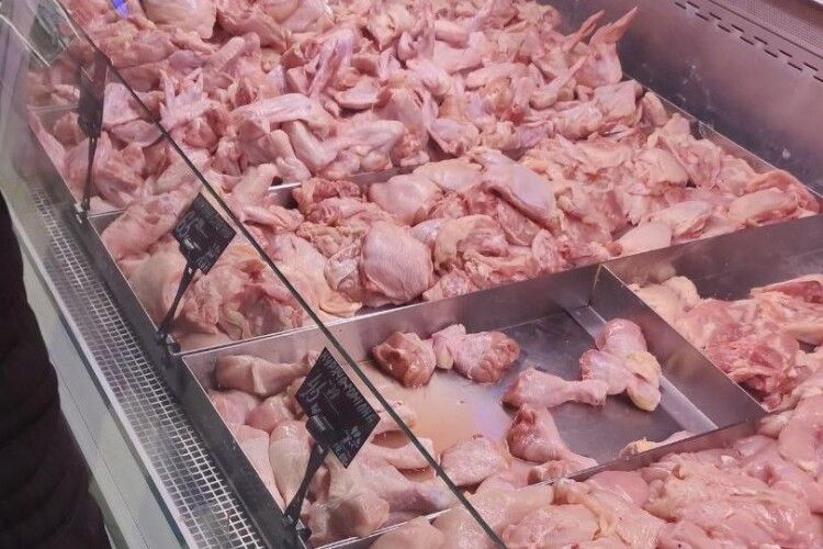 До України завезли небезпечну курятину, яка викликає важкі захворювання