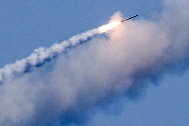 У кількох областях України прогриміли вибухи