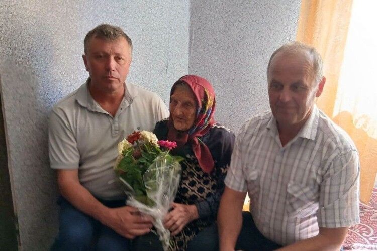 Найстарша жителька громади: довгожителька з Волині відзначила 104-річчя