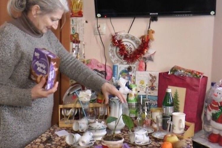 Волонтери доводили, що «чужих бабусь не буває», особливо перед Різдвом