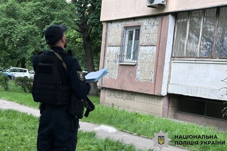 У Києві чоловік викинув собаку з вікна 6-го поверху: тварина загинула