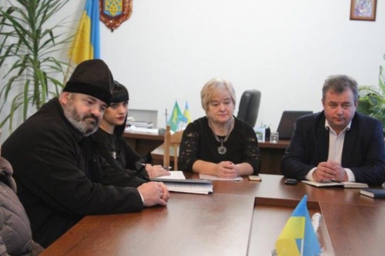 Громада району підтримує Єдину церкву в Україні