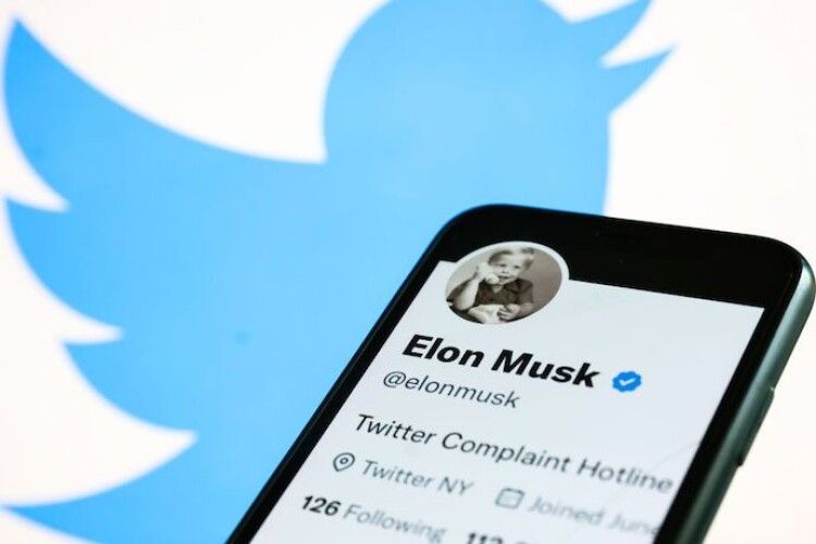 Twitter оновив програму, щоб почати знімати 8 доларів за синю галочку