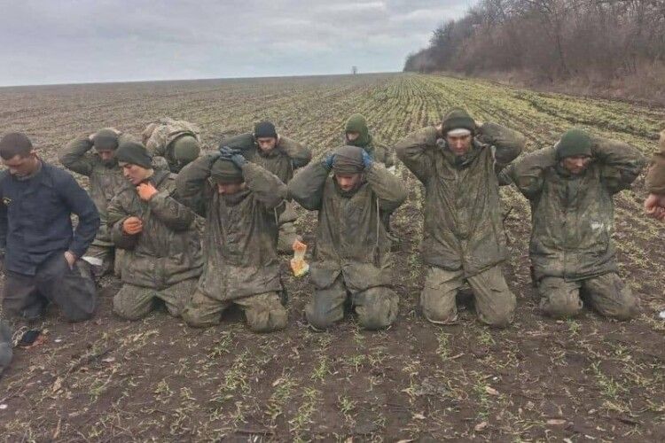Російські військові вже десятками здаються у полон