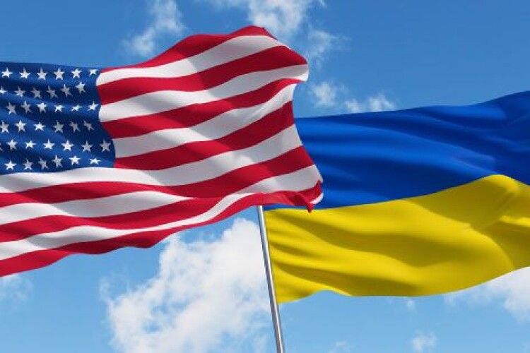 У Володимирі-Волинському розпочала працювати волонтер із США