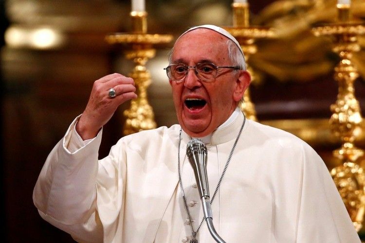Папа Римський Франциск розділив трапезу з тисячами бідняків