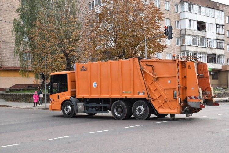 У Луцьку працюють два сміттєвози з Німеччини