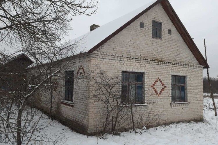 На Волині трьом дітям-сиротам придбали житло (Фото)