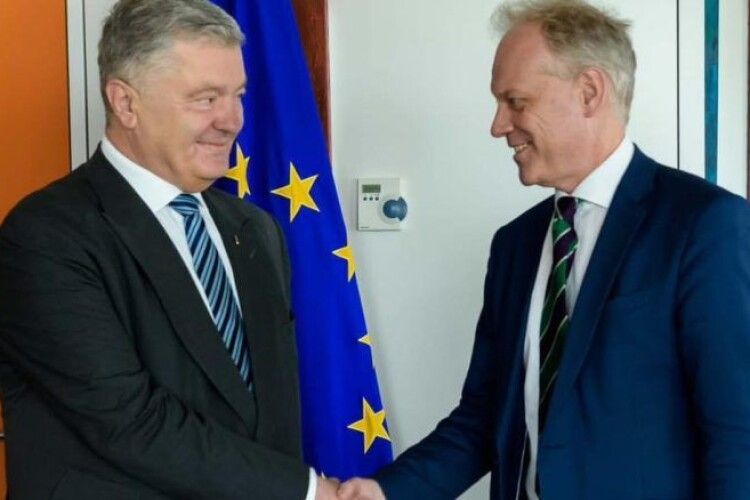 Порошенко в Брюсселі зустрівся з тим, в кого в руках «українське досьє для вступу в ЄС»