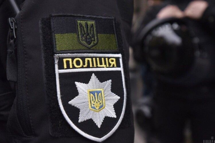 Поліція шукає вибухівку у семи торгових центрах: у Львові анонім повідомив про замінування