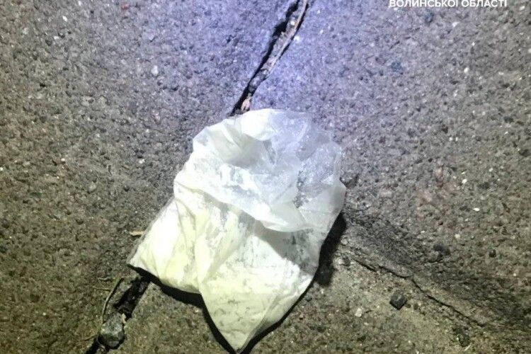 У Луцьку під час комендантської години затримали чоловіка без документів та з наркотиками