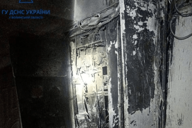 Сьогодні в Луцьку вогнеборці врятували двох дорослих і дитину