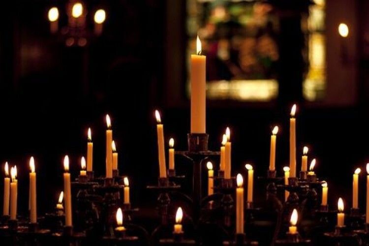 Намалював статевий орган та написав «Сатана»: 29-річний чоловік осквернив церкву (Фото)