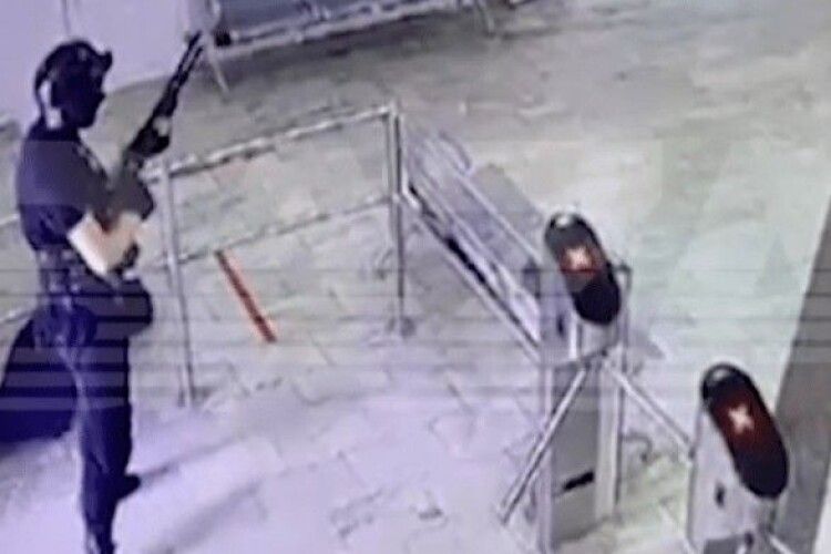 Стрілок, що вбив 8 людей в Пермському університеті, прийшов до тями