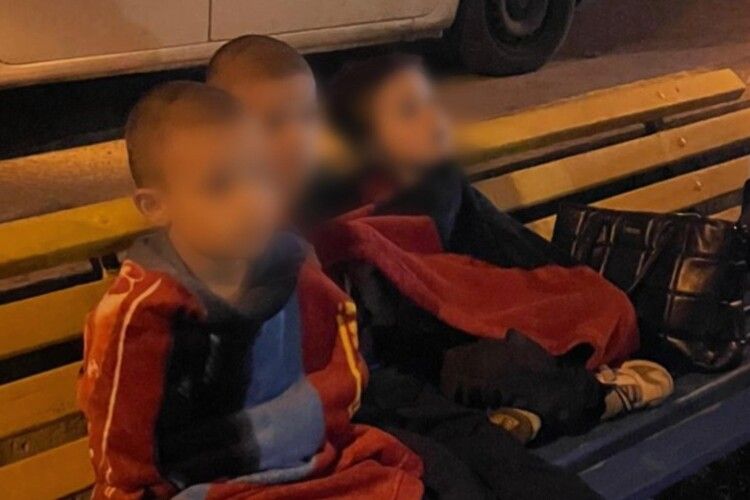 На Волині батьки не пустили трьох малолітніх дітей додому
