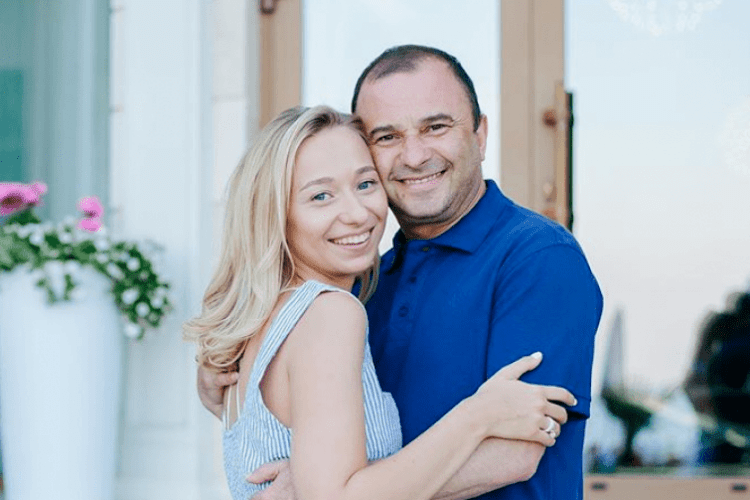 Віктор Павлік зізнався, як розсекретили його роман з молодшою на 28 років коханою