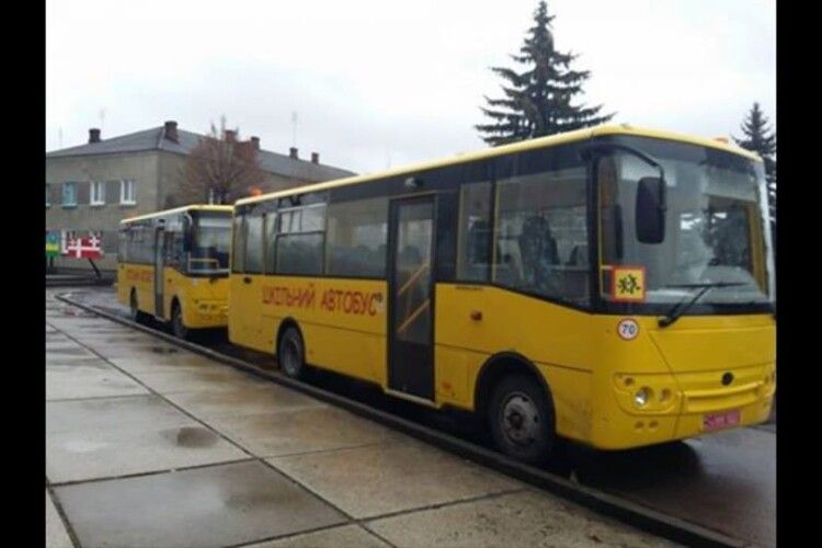 Маневицький район закупить уже сьомий шкільний автобус