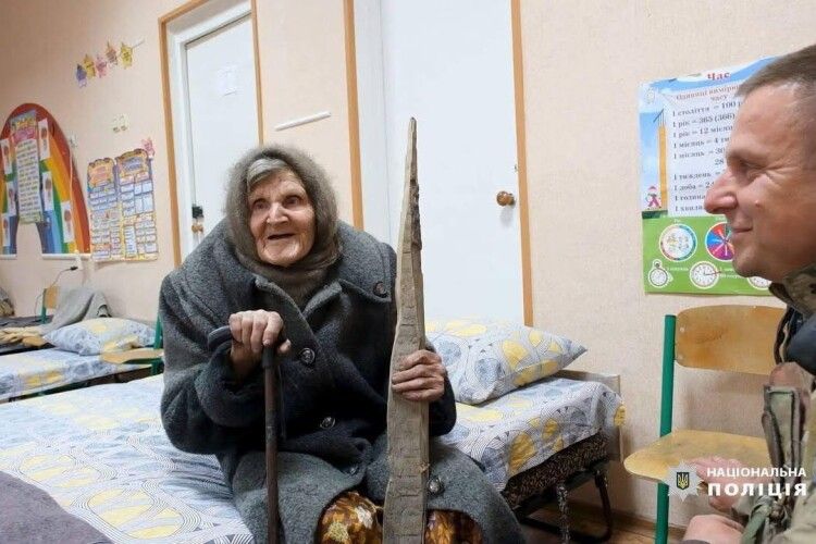 Померла 98-річна жінка, яка пішки вийшла з окупованого Очеретиного