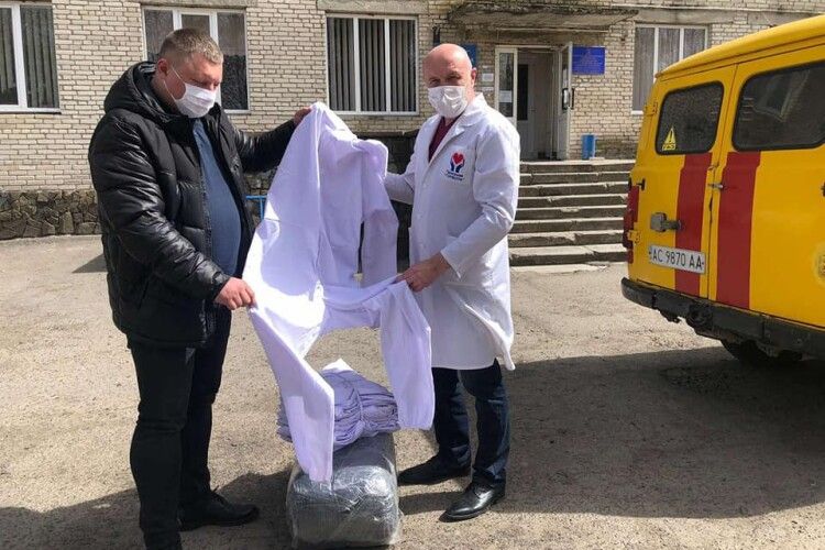 Лікарня у Ківерцях отримала 40 захисних комбінезонів від «Волиньгазу»  (Фото, відео)