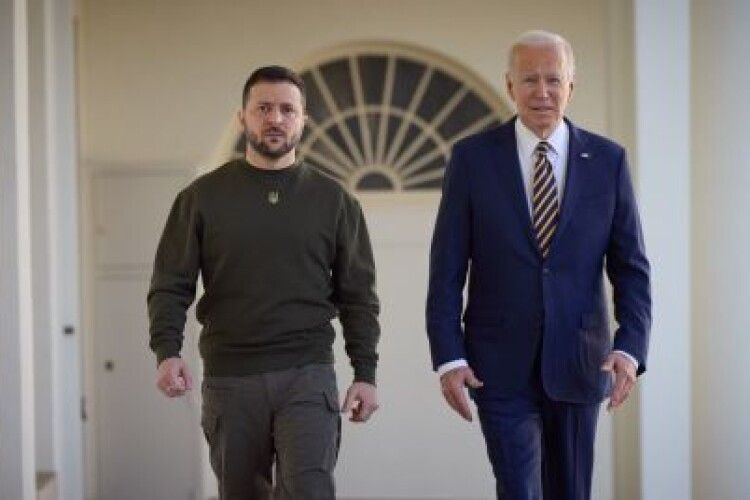 Адміністрація Байдена має три версії завершення війни