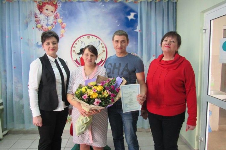 У Луцьку вручили 1000-не свідоцтво про народження у пологовому будинку