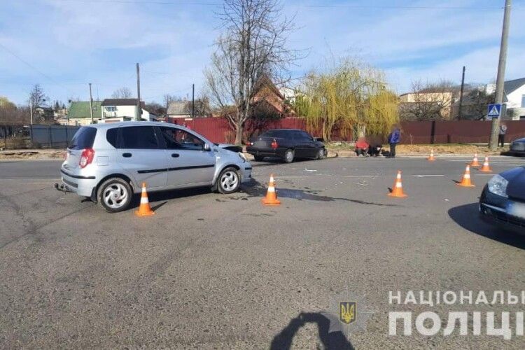 В Луцьку зіткнулися Opel та Chevrolet – є госпіталізовані