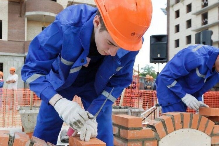 У Луцькому районі на будівництві виявили п’ятеро неоформлених офіційно працівників