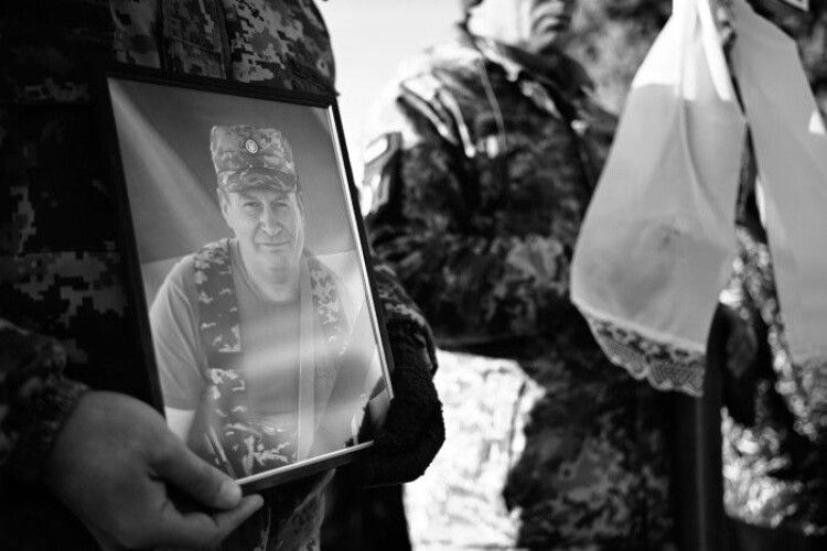 У Луцькій громаді 31 грудня провели в останню дорогу Героя Сергія Кізима (Фото)
